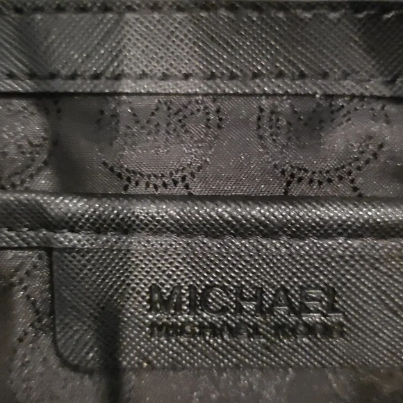 Michael MICHAEL KORS LARGE ZIPPERED TOTE - Picture 10 of 11
